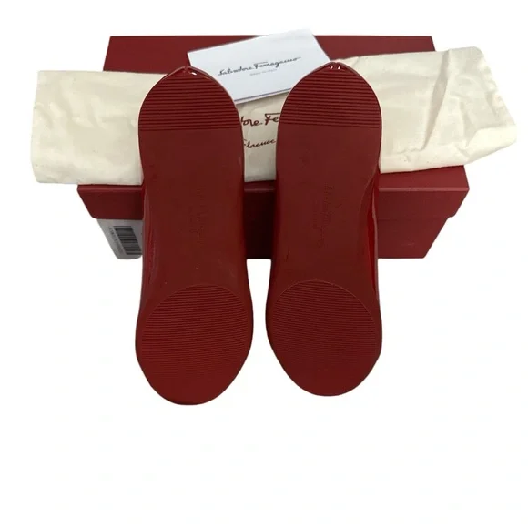 NEW Salvatorre Ferragamo mini - Picture 10 of 14